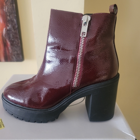Steve Madden Burgundy Turbo Booties - Picture 3 of 8